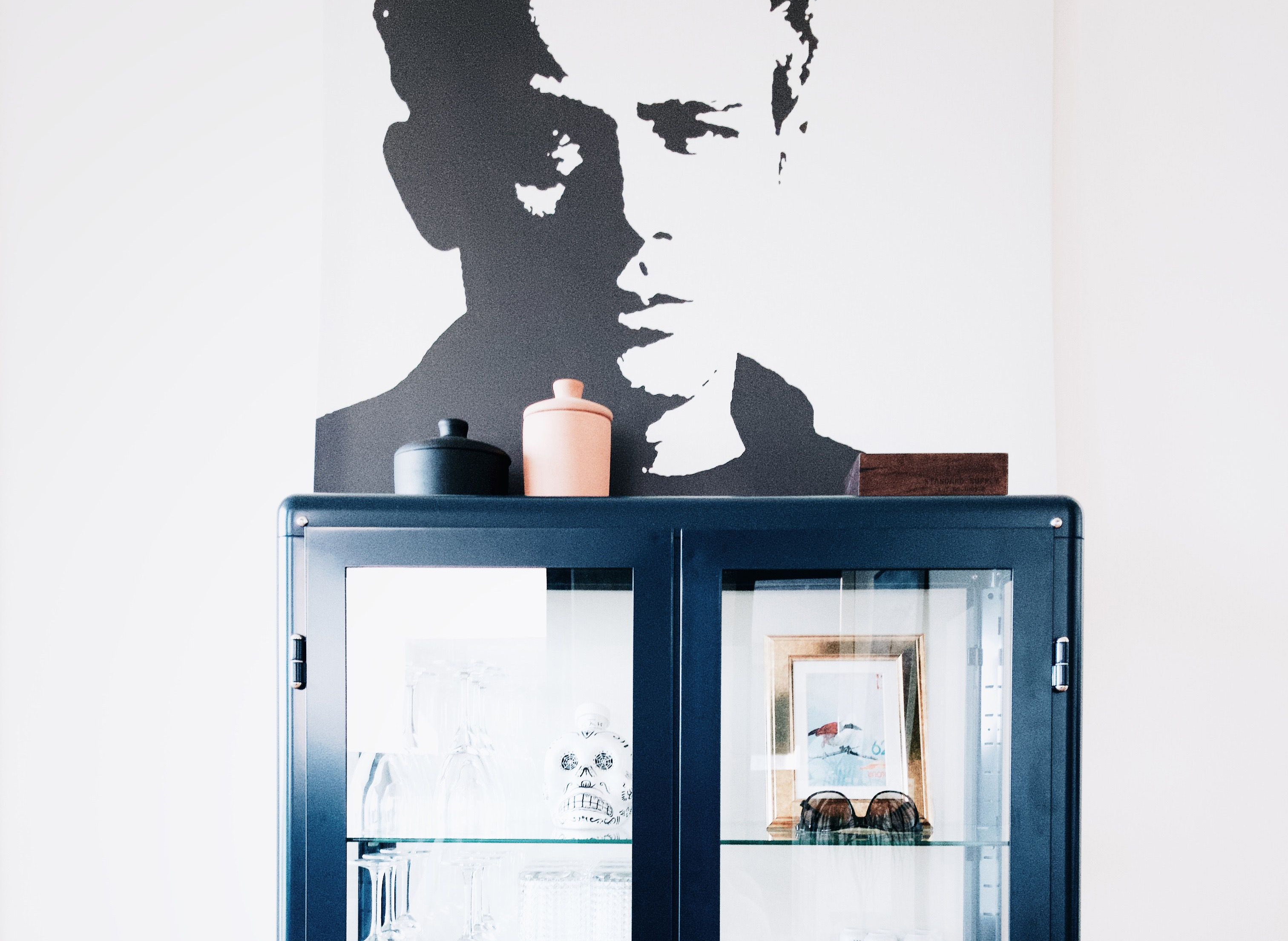 10 inspirations pour décorer avec une vitrine - Atelier des tilleuls