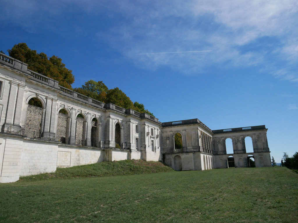 vue extérieure du château de la mercerie en charente