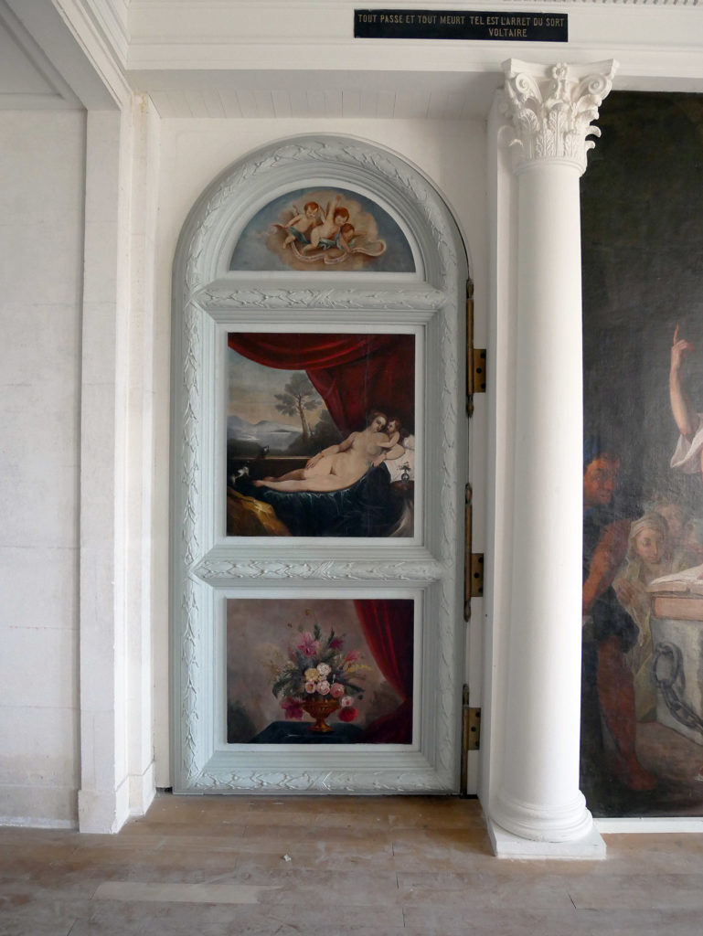 porte peinte du château de la mercerie en charente