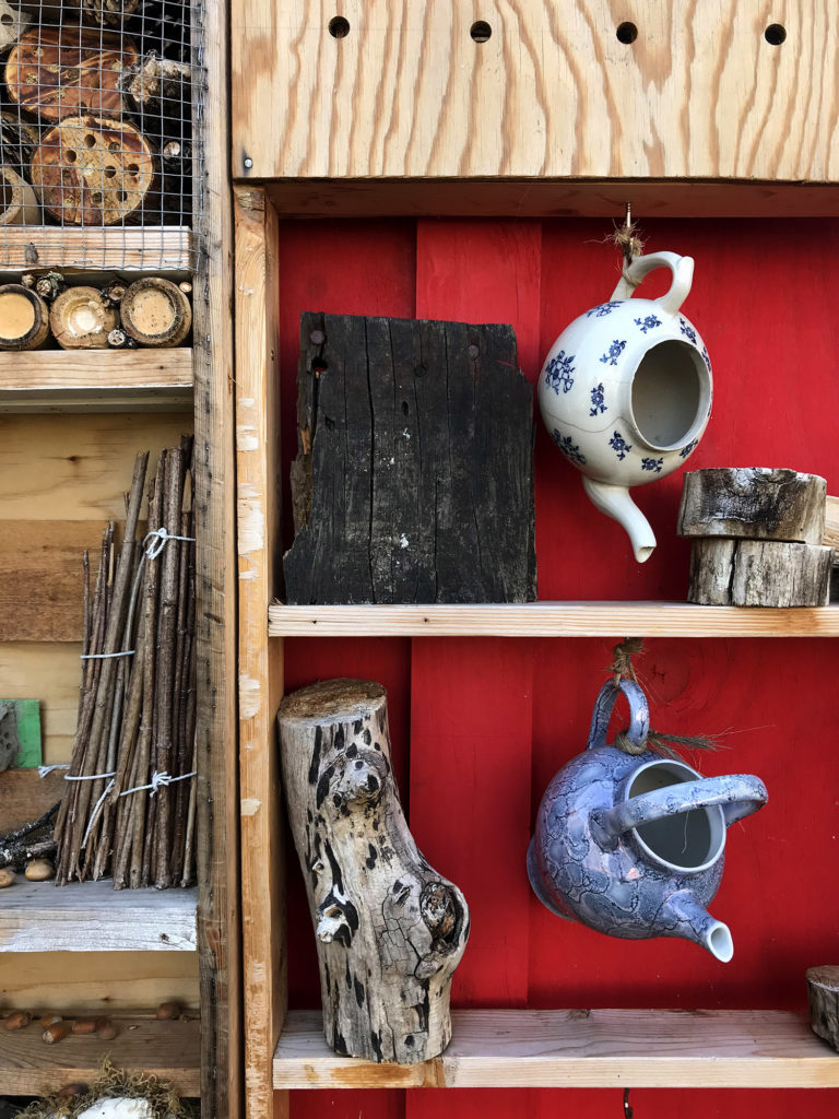 cabane à insectes de la recyclerie avril rouillac