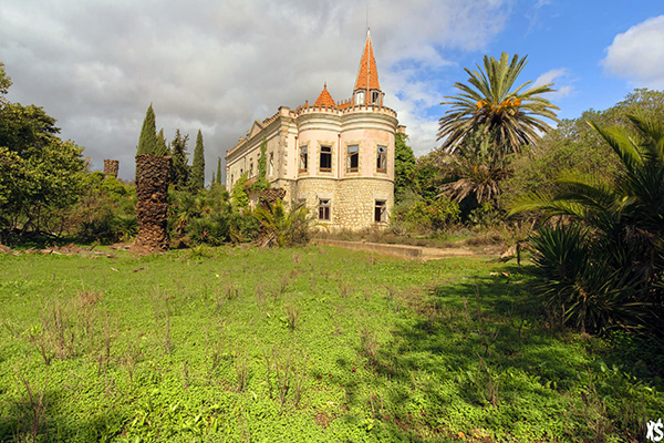 vue du palais Fonte da Pipa à Loulé en Algavre au Portugal depuis le jardin