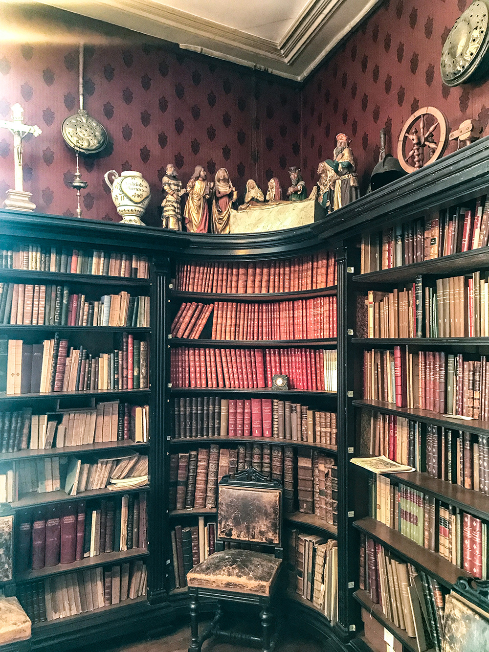 bibliothèque dans le bureau de Jean George 